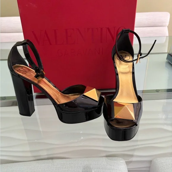 Authentic Valentino Women's One Stud Platform Heels in Black and Gold - Picture 2 of 8
